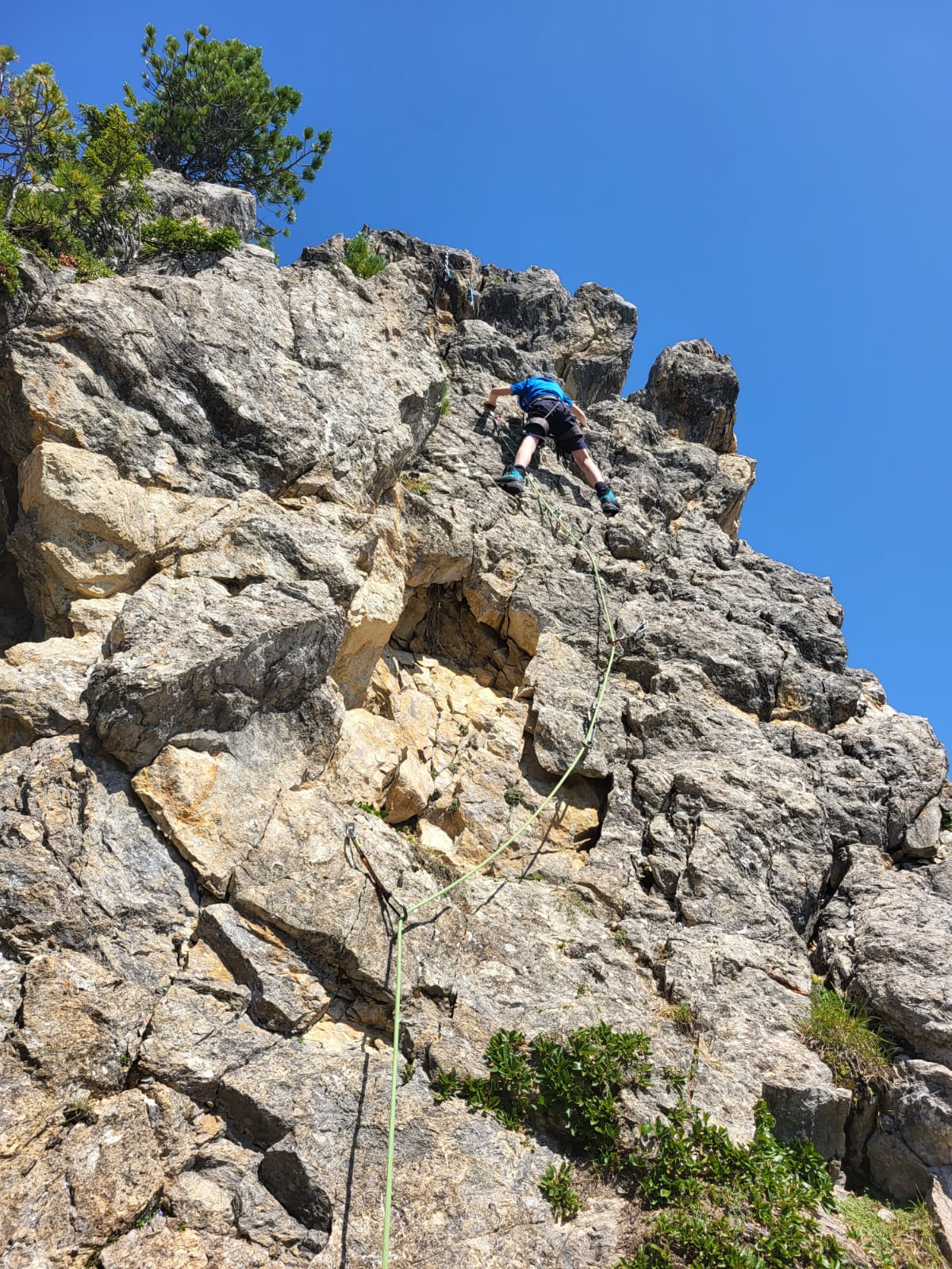 Alex klettert im Vorstieg